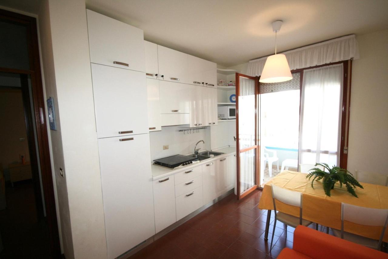 Ba- Althea - Piscina- Appartement Lignano Sabbiadoro Buitenkant foto
